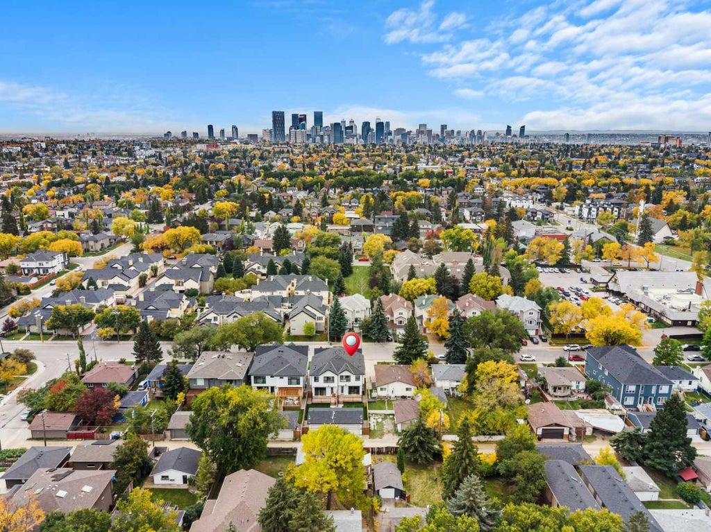 Photo of 420 32 Avenue NW, Calgary, AB T2M 2P9 (MLS # A2348816)