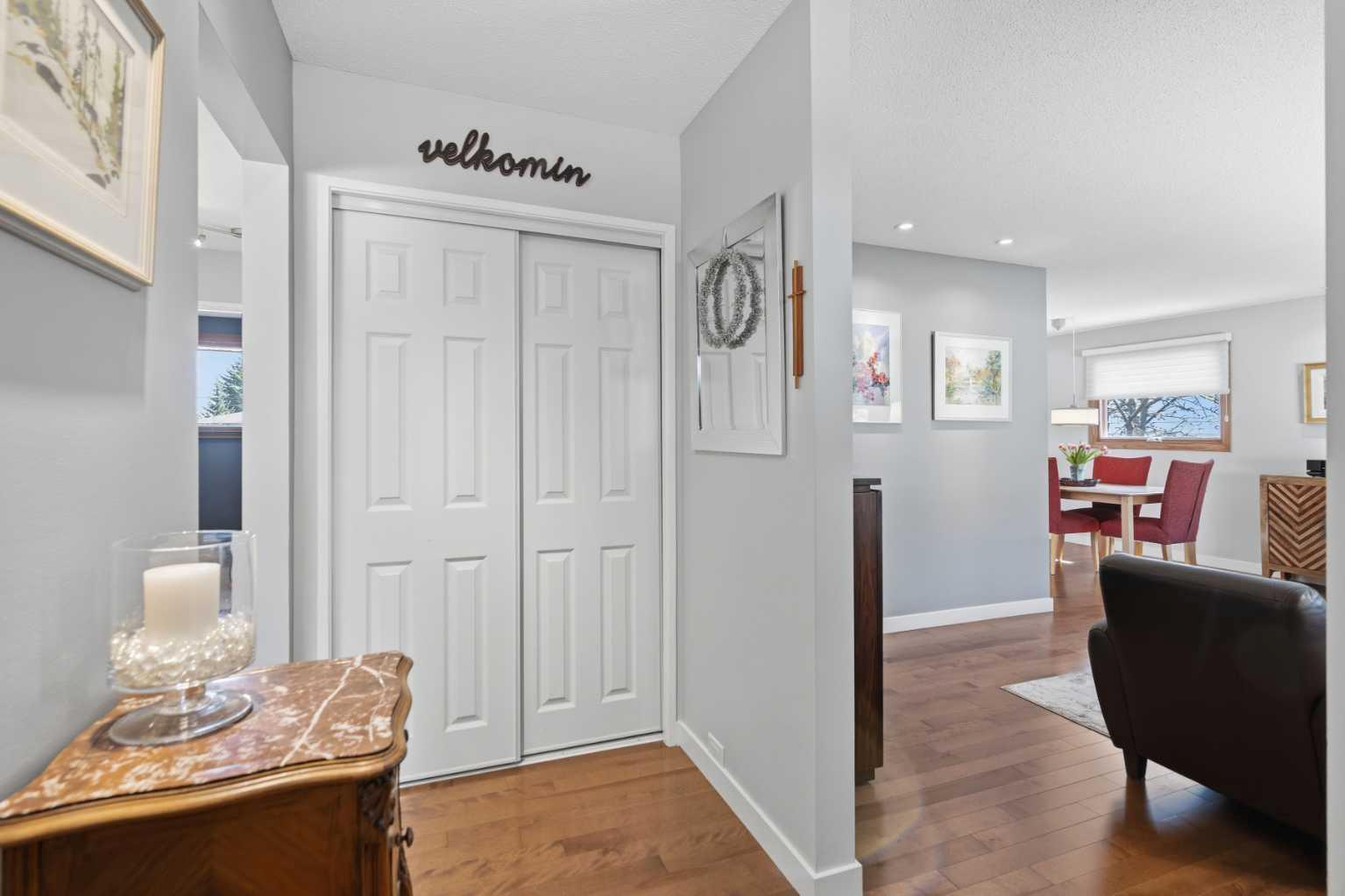 948 Canaveral Crescent SW