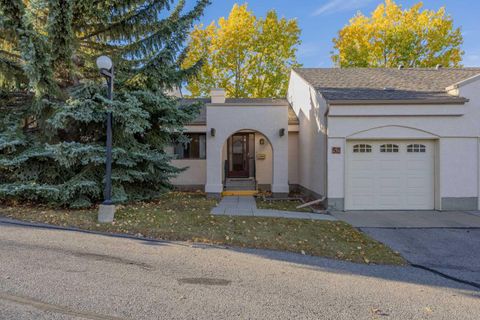 52 Sandarac Circle NW Calgary AB T3K 3V6