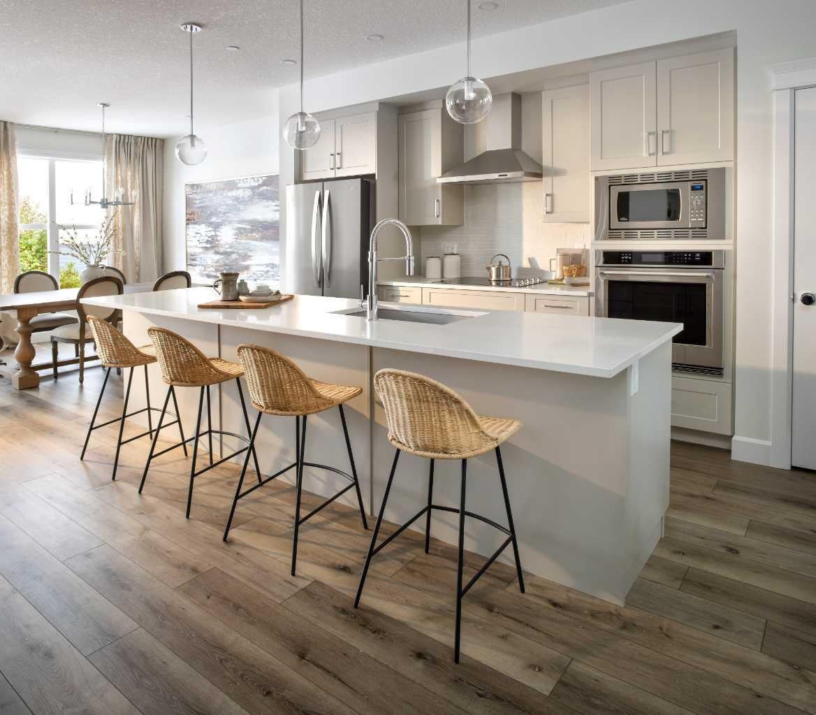 99 Mercado Crescent SE
