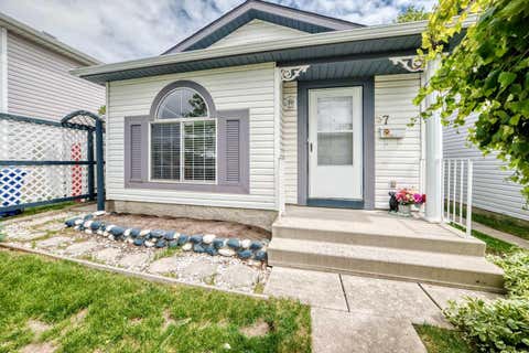 Photo of 57 San Diego Way NE, Calgary, AB T1Y 7A5 (MLS # A2324152)