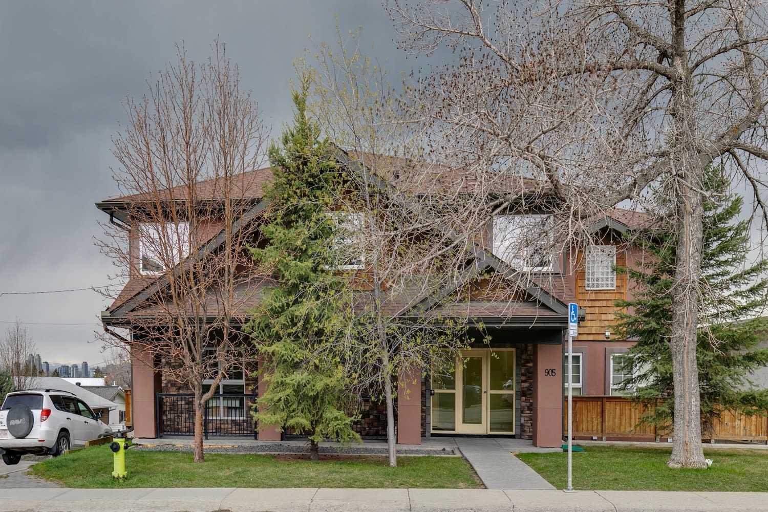 905 Mckinnon Drive NE