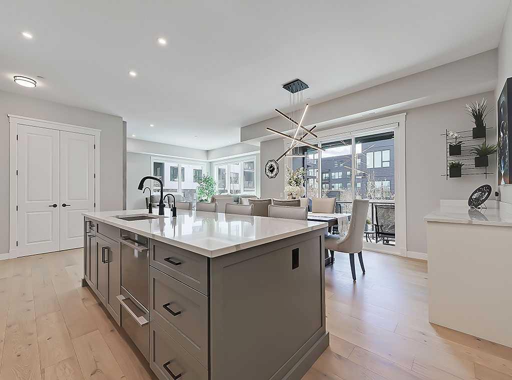 135 Lebel Crescent NW 201
