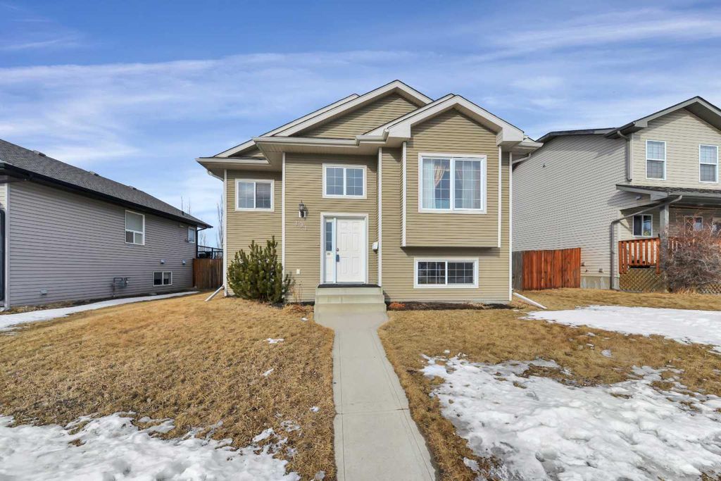 Photo of 191 Inglewood Drive, Red Deer, AB T4R 3S3 (MLS # A2288562)