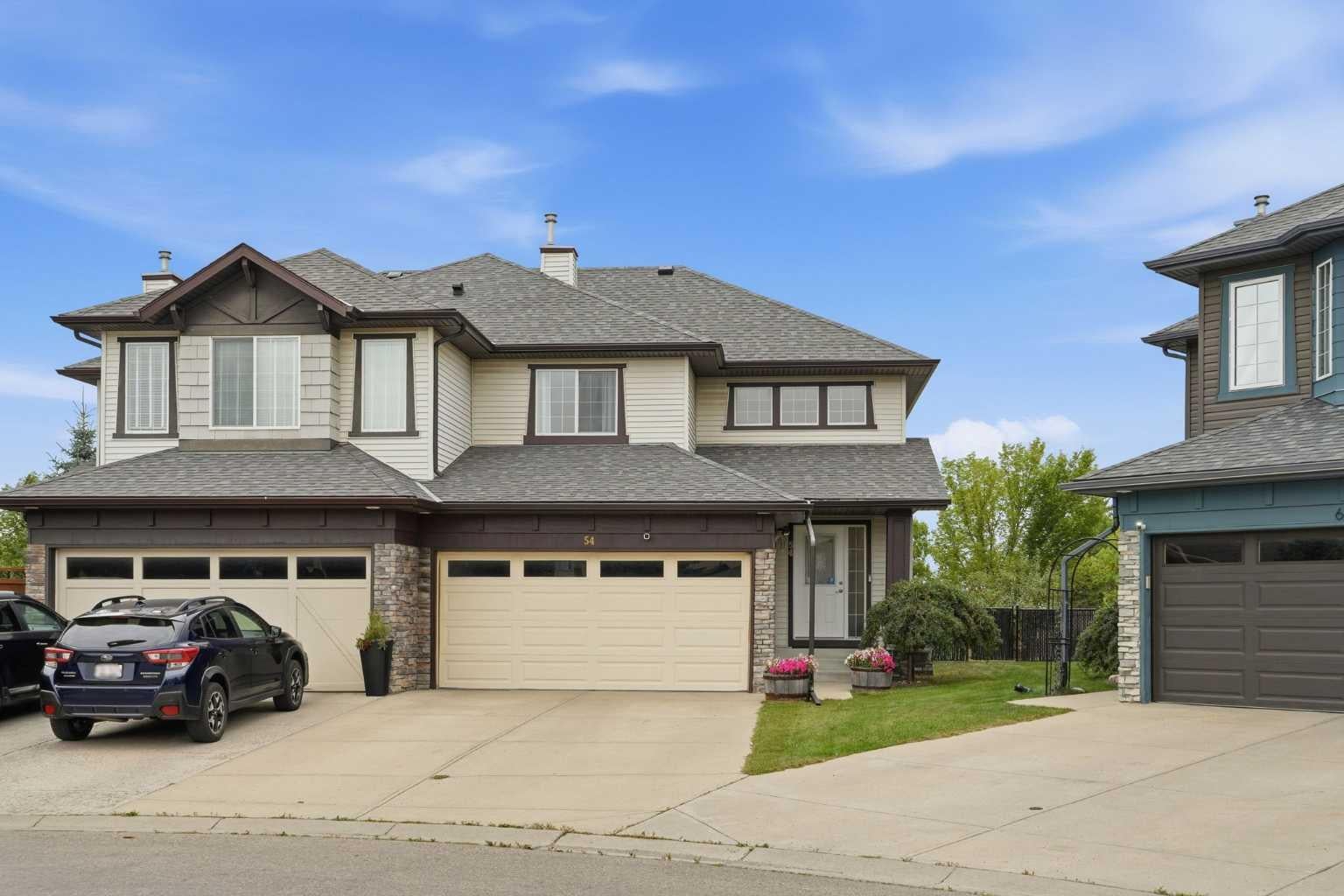 54 Cougar Ridge Bay SW