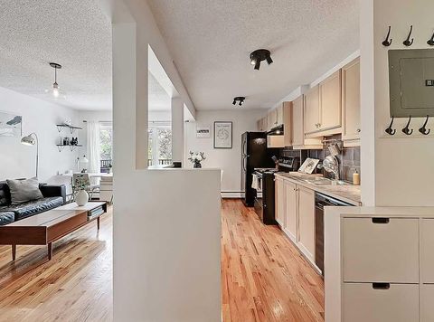 Tiny photo for 112 23 Avenue SW #305, Calgary, AB T2S 0J1 (MLS # A2328475)