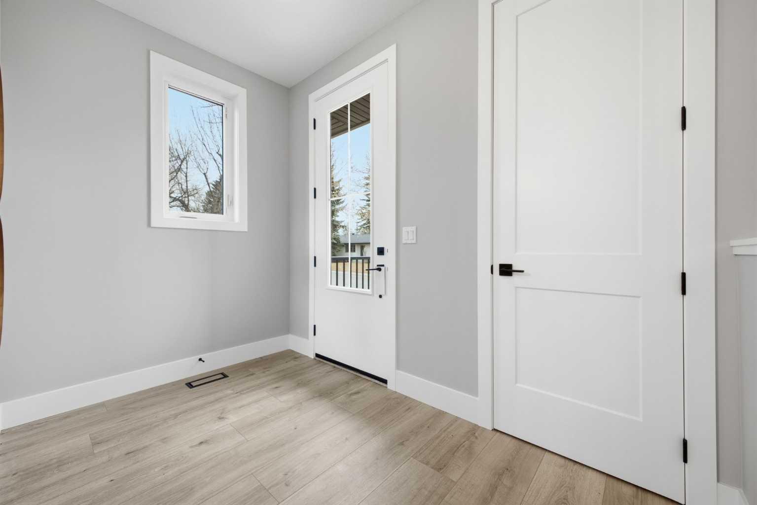 100 West Glen Crescent SW