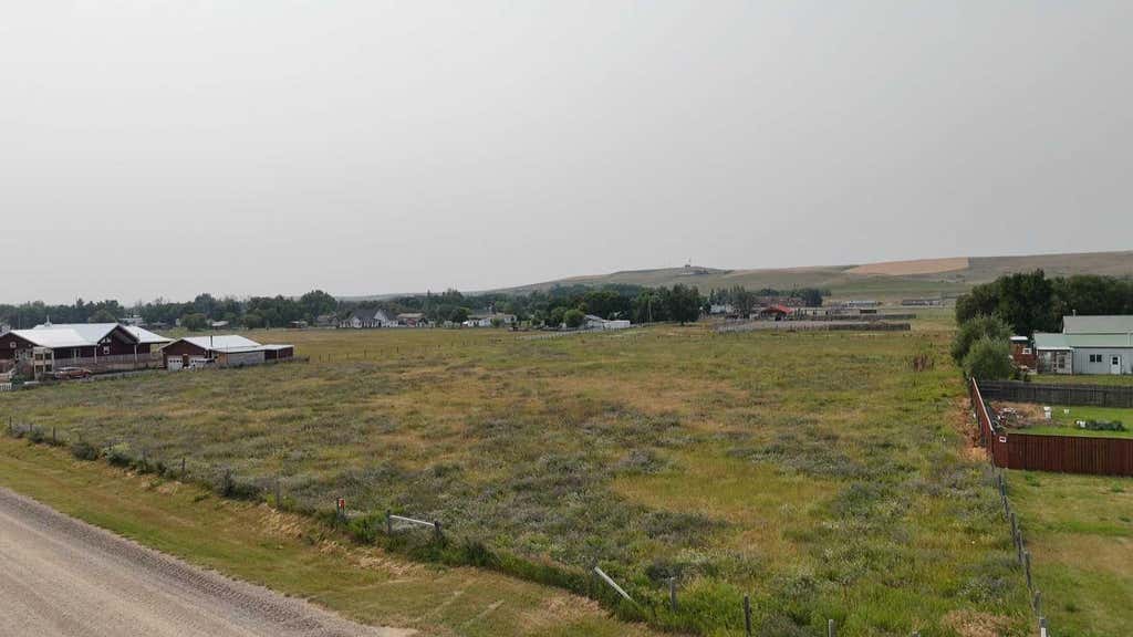 Photo of On 2 Street E, Hill Spring, AB T0K 1E0 (MLS # A2336827)