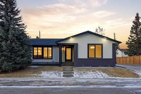 4904 Valiant Drive NW Calgary AB T3A 1X2