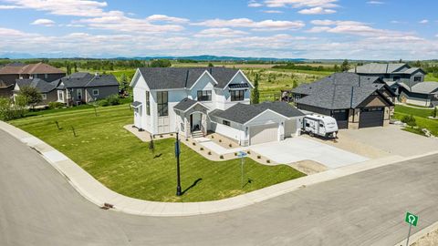 Photo of 430 Monterra Bay, Cochrane Lake, AB T4C 0G9 (MLS # A2330877)