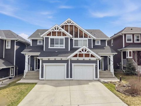 Photo of 534 River Heights Crescent, Cochrane, AB T4C 0T8 (MLS # A2307952)