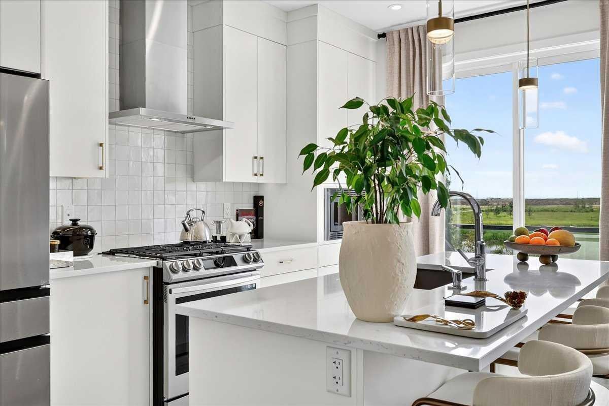 90 Savoy Landing SE