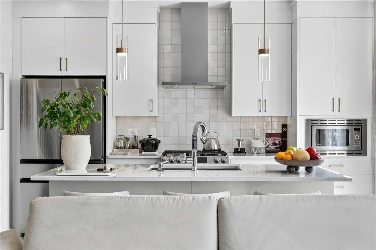 90 Savoy Landing SE