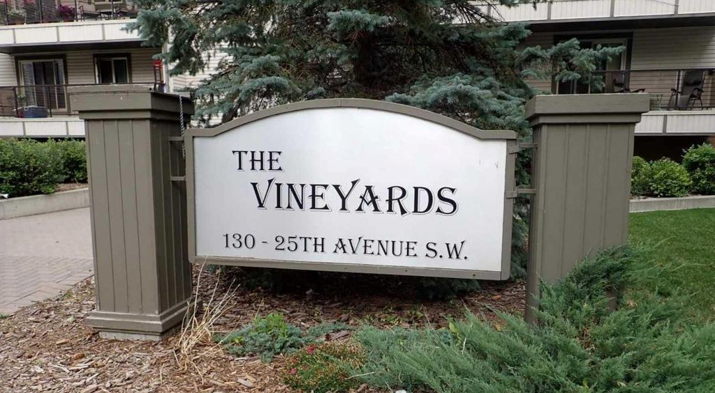 Photo of 130 25th Avenue #201, Calgary, AB T2S 0M4 (MLS # A2299925)