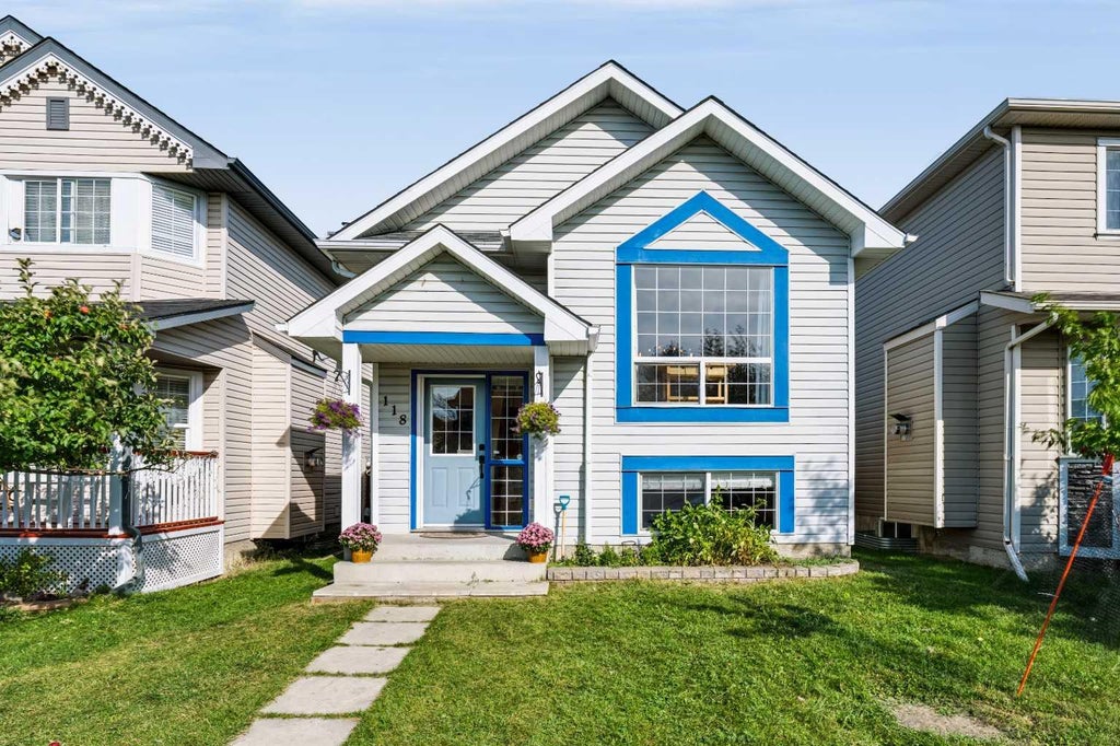 Photo of 118 Cimarron Grove Crescent, Okotoks, AB T1S 2E2 (MLS # A2341276)