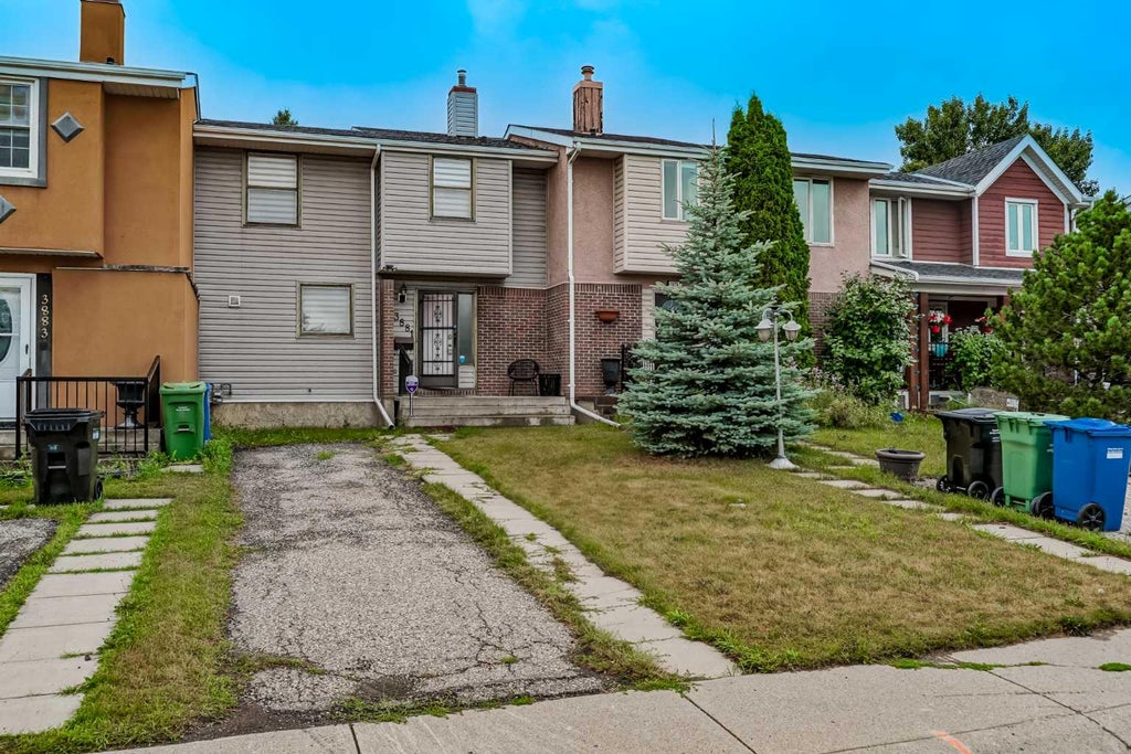 Photo of 3881 Fonda Way SE, Calgary, AB T2A 5R4 (MLS # A2337529)