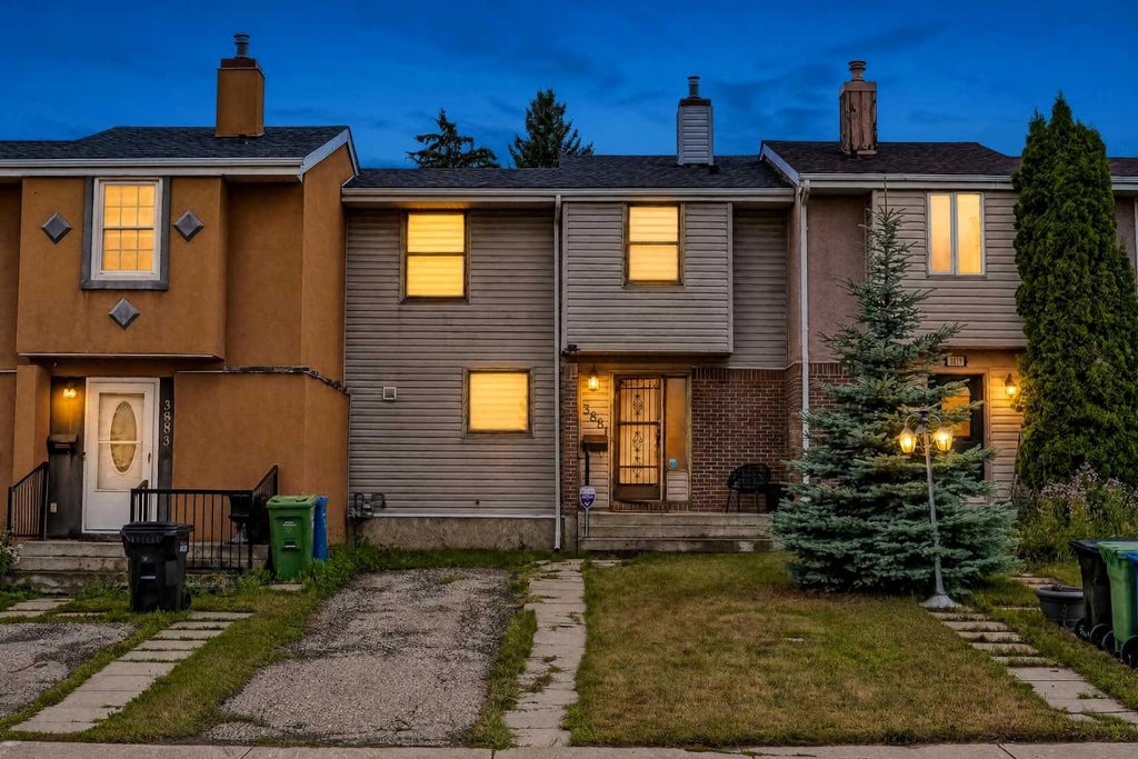 Photo of 3881 Fonda Way SE, Calgary, AB T2A 5R4 (MLS # A2337529)