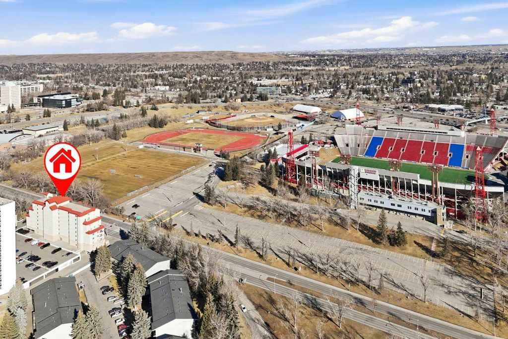 Photo of 2011 University Drive NW #604, Calgary, AB T2N 4T4 (MLS # A2286573)