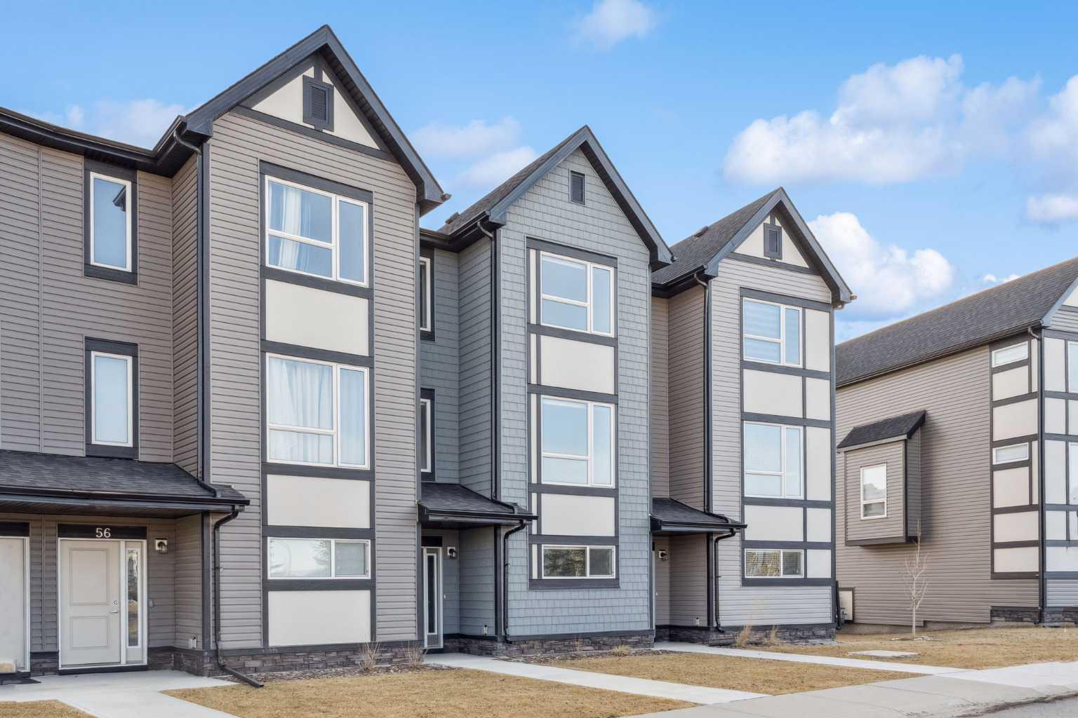 54 Evanscrest Manor NW