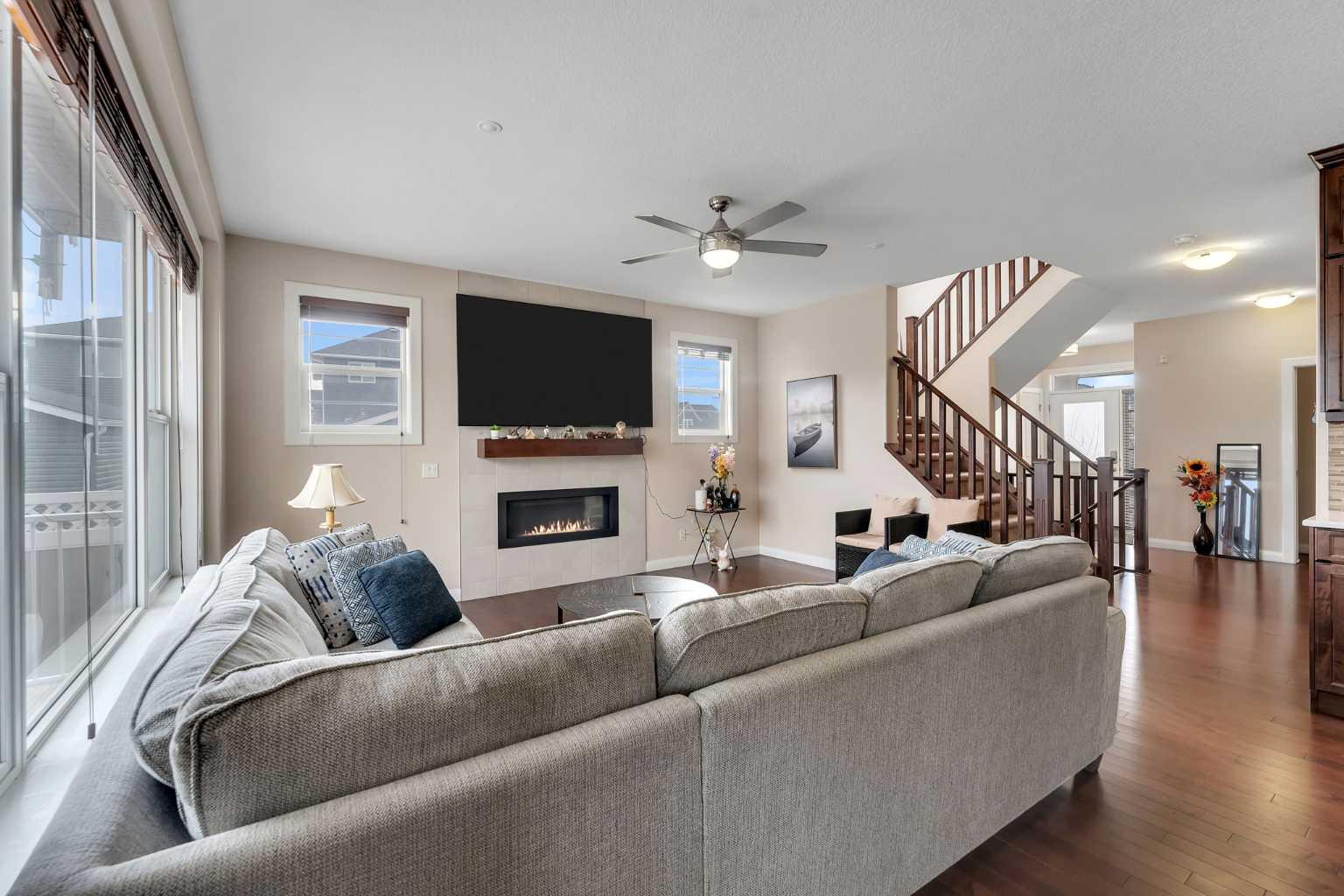 194 Redstone Park NE