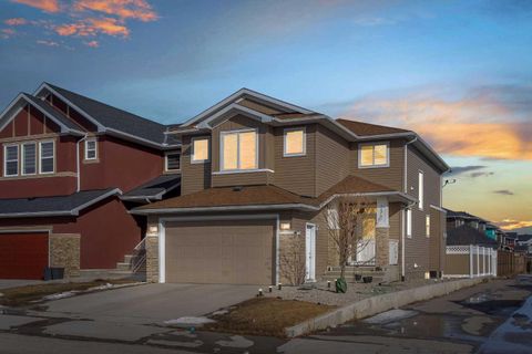 Photo of 194 Redstone Park NE, Calgary, AB T3N 0P6 (MLS # A2300412)