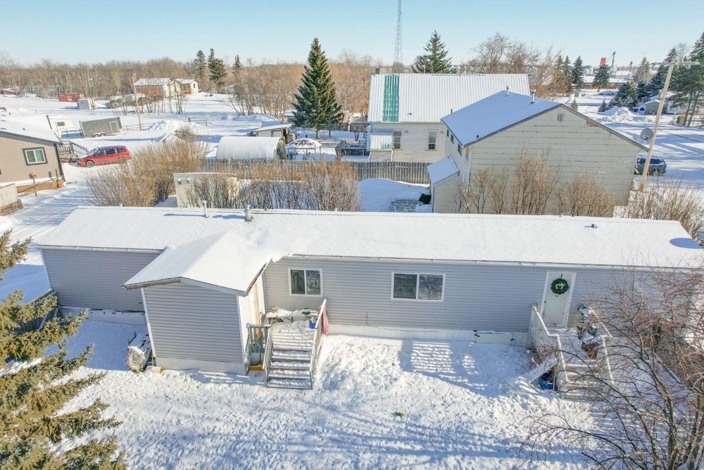 Photo of 5027 54 Avenue, Bashaw, AB T0B 0H0 (MLS # A2289875)