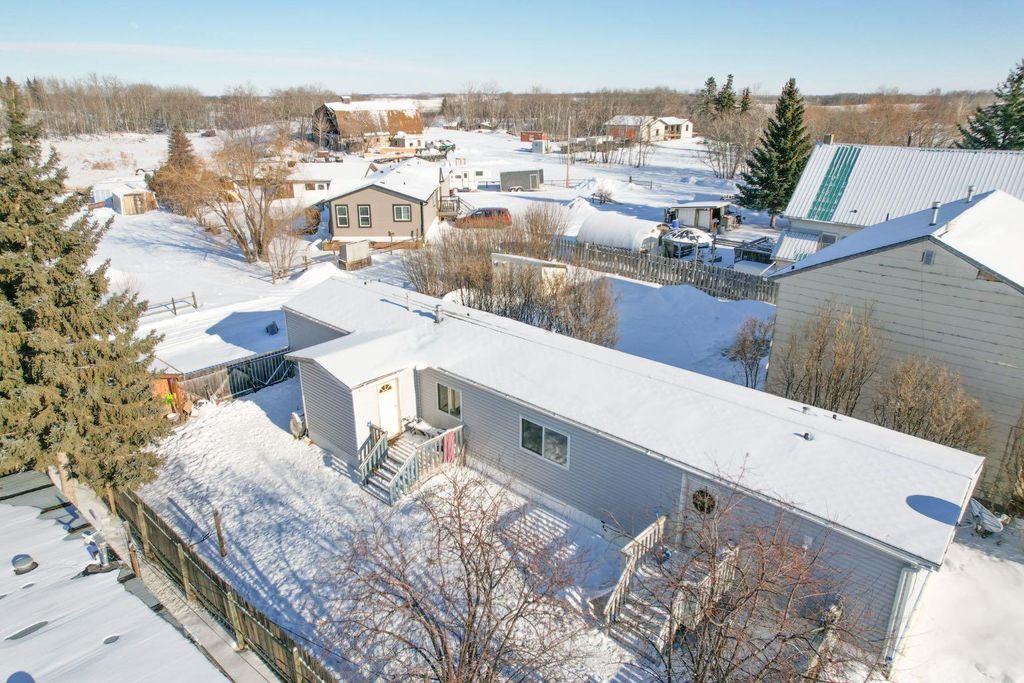 Photo of 5027 54 Avenue, Bashaw, AB T0B 0H0 (MLS # A2289875)