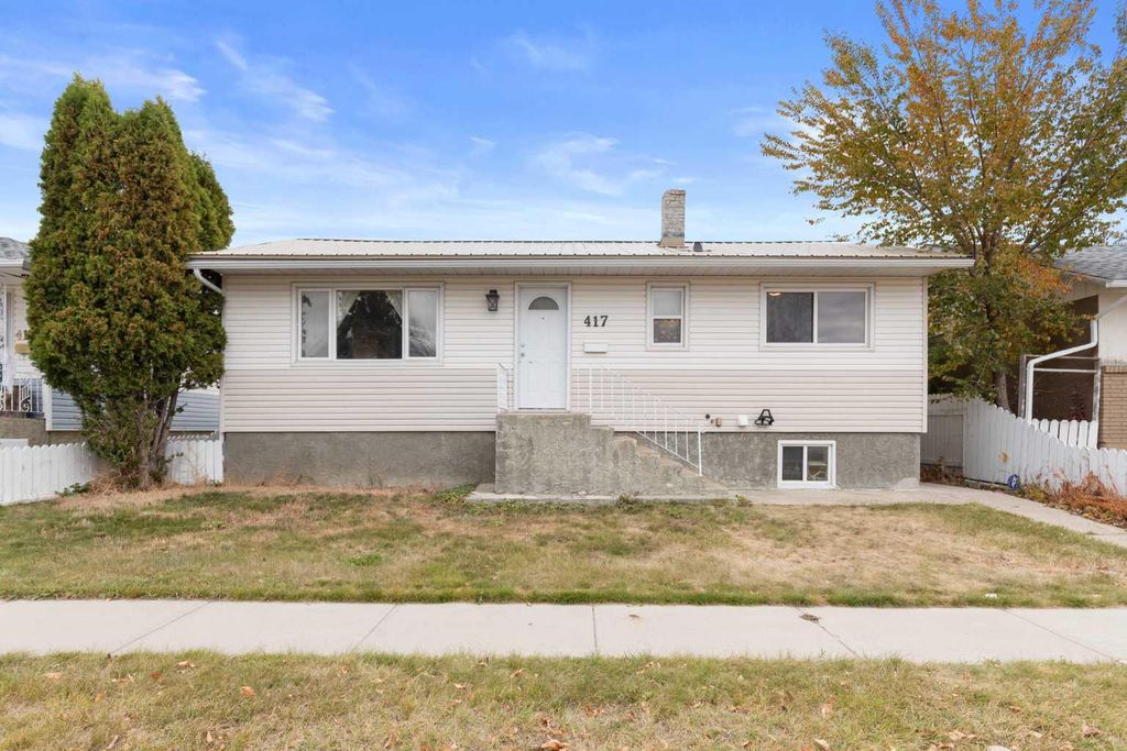 Photo of 417 2 Street SE, Redcliff, AB T0J 2P0 (MLS # A2265349)