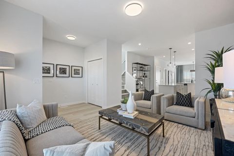 Photo of 130 Mallard Heath SE, Calgary, AB T3S 0E8 (MLS # A2262200) Photo of 130 Mallard Heath SE, Calgary, AB T3S 0E8 (MLS # A2262200)