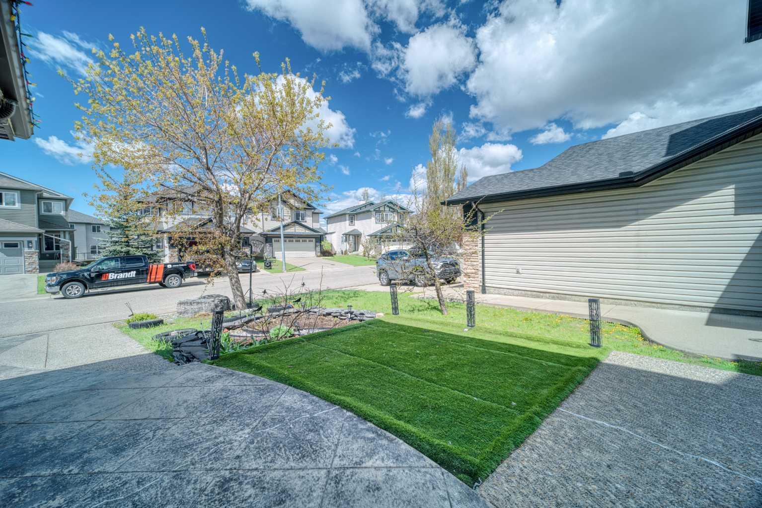 100 Royal Birch Crescent NW
