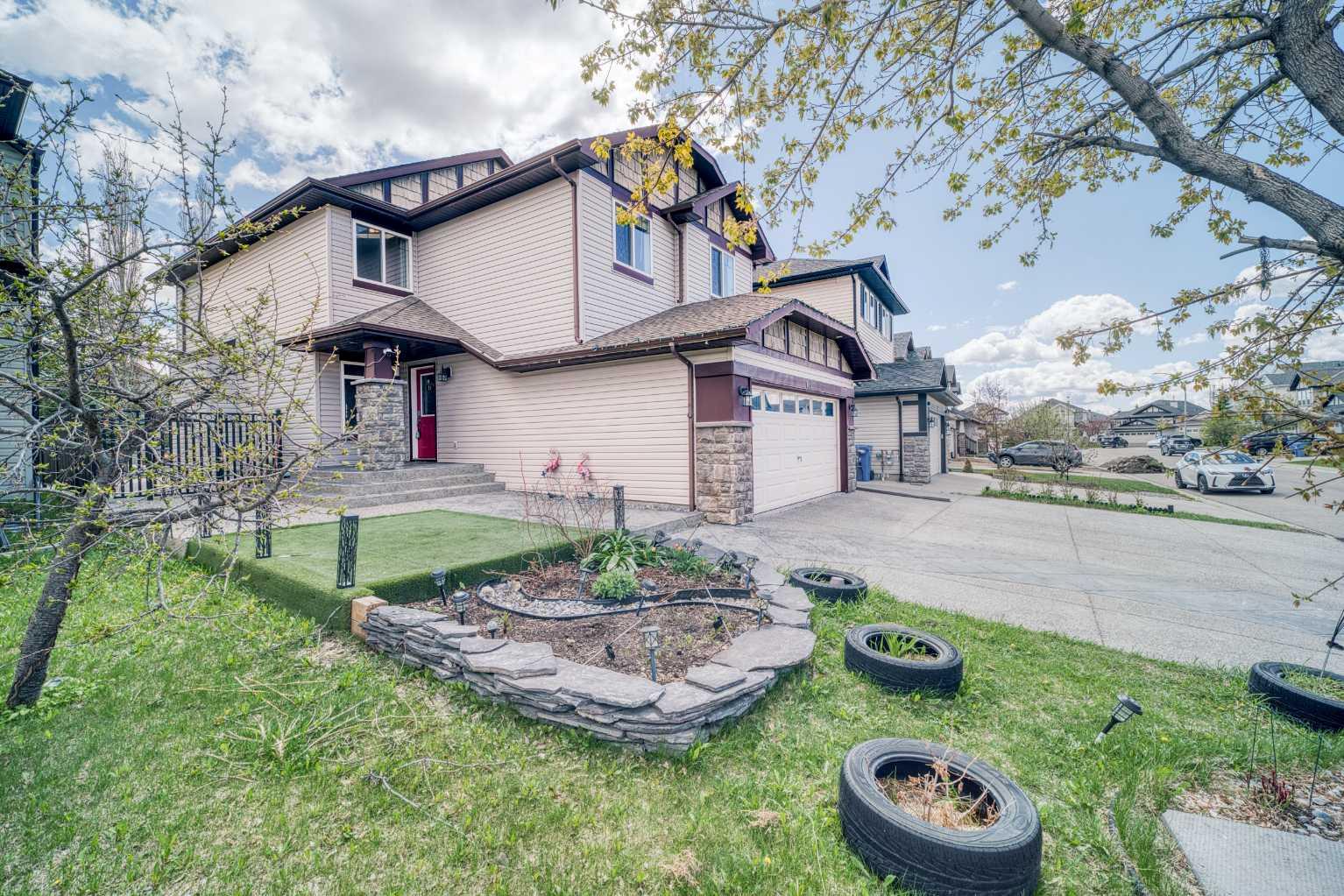 100 Royal Birch Crescent NW