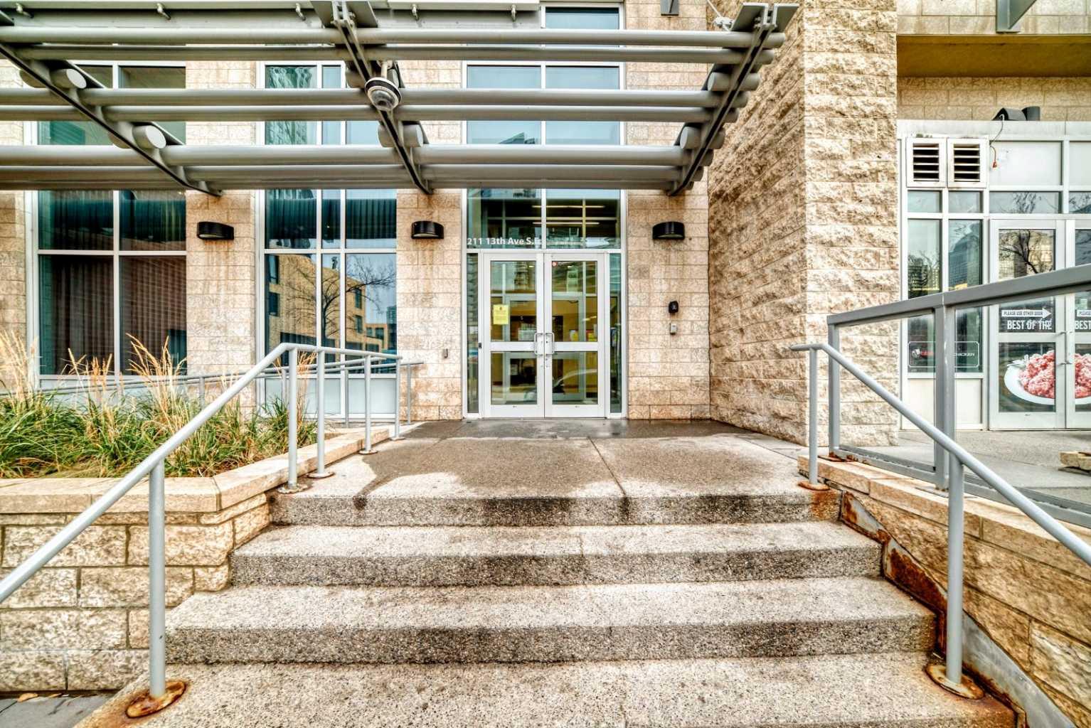 211 13 Avenue SE 2206