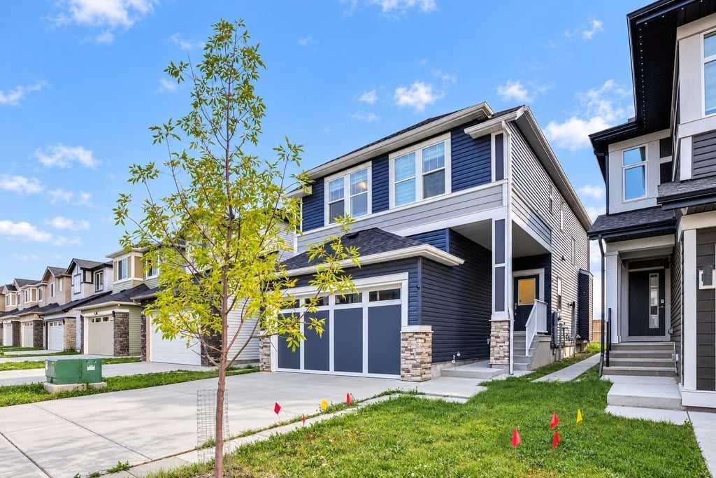 145 Corner Meadows Way NE
