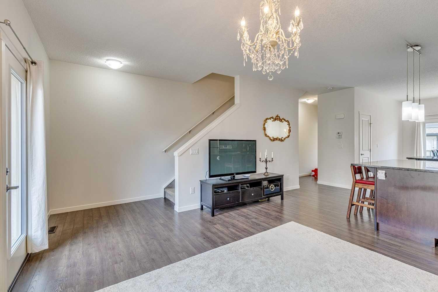 321 Legacy Point SE