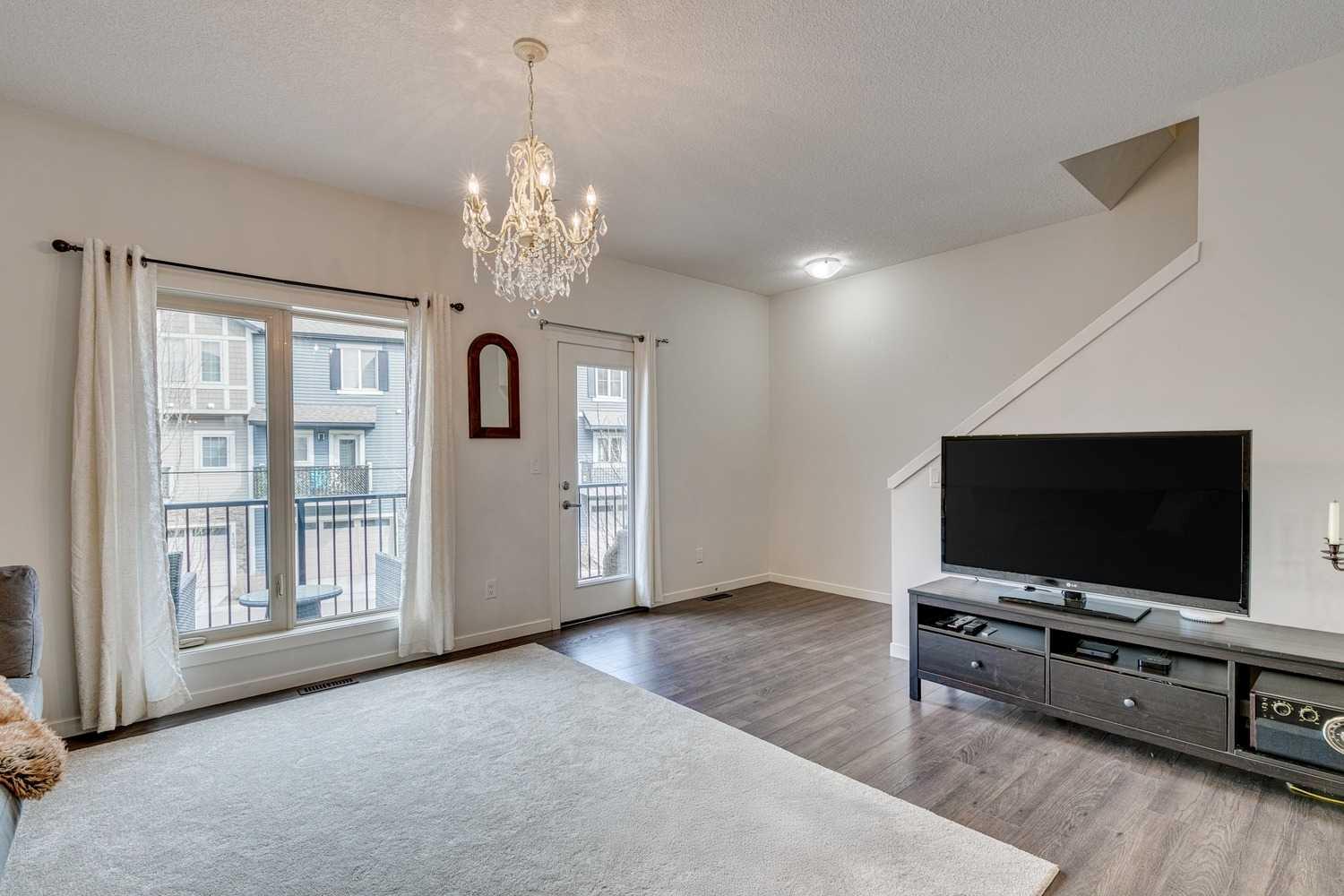 321 Legacy Point SE