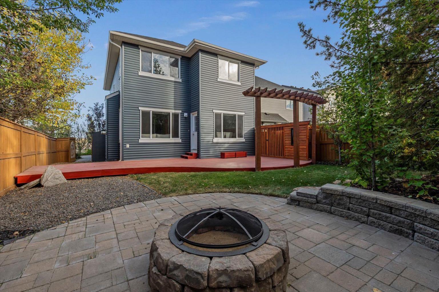 133 Sage Valley Close NW