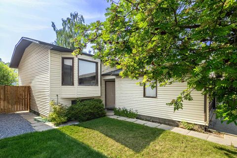 Photo of 92 Ventura Way NE, Calgary, AB T2E 8G5 (MLS # A2231092) Photo of 92 Ventura Way NE, Calgary, AB T2E 8G5 (MLS # A2231092)