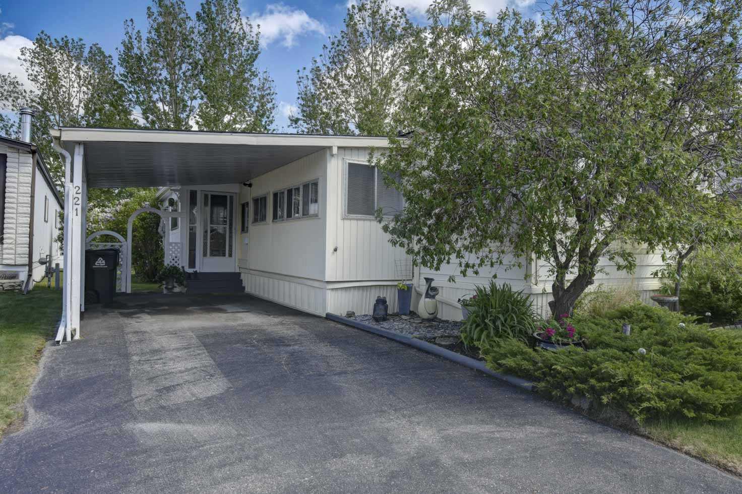 99 Arbour Lake Road NW 221