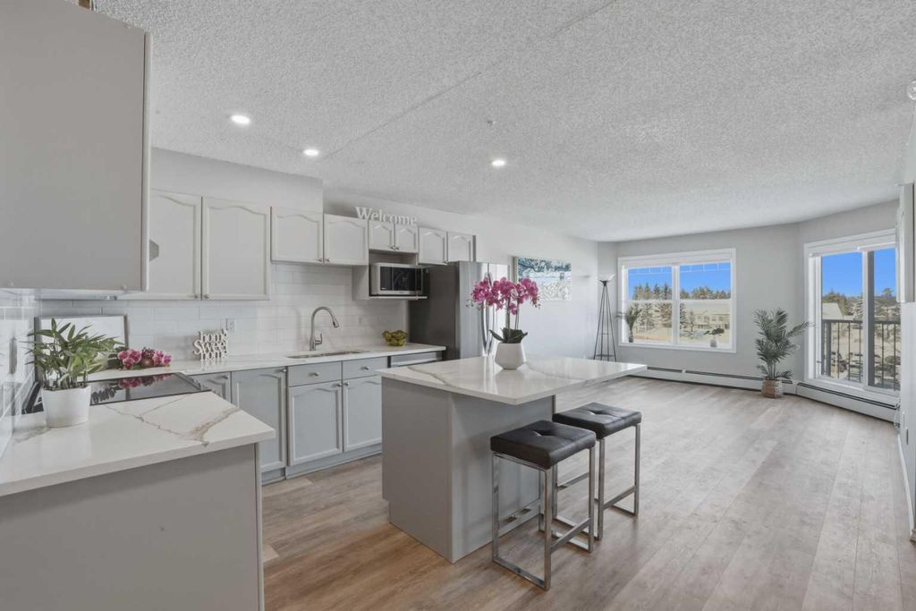 Photo of 3 Somervale View SW #302, Calgary, AB T2Y 4A9 (MLS # A2284231)