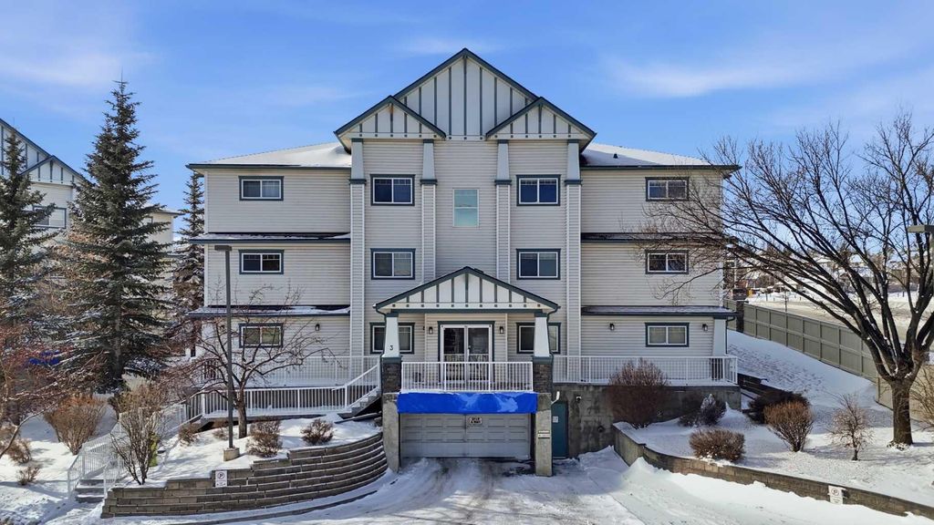 Photo of 3 Somervale View SW #302, Calgary, AB T2Y 4A9 (MLS # A2284231)