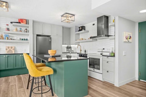 Photo of 1202 13 Avenue SW #704, Calgary, AB T3C 0T1 (MLS # A2306211)