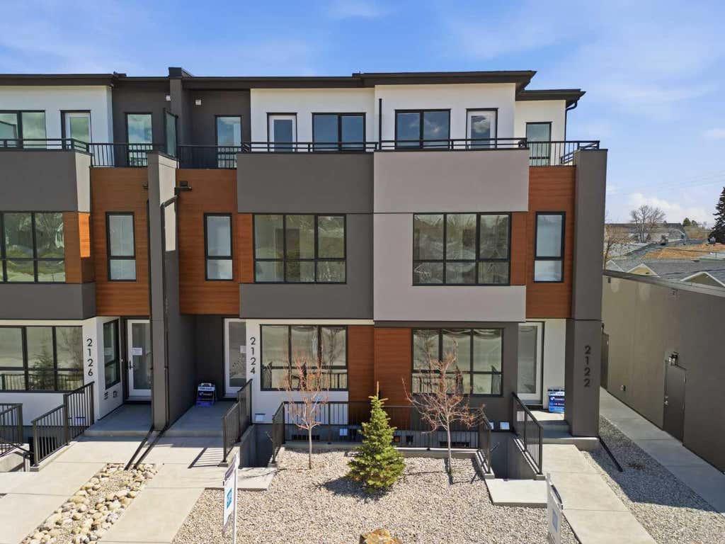 Photo of 2124 7 Street NW, Calgary, AB T2M 1K3 (MLS # A2289135)