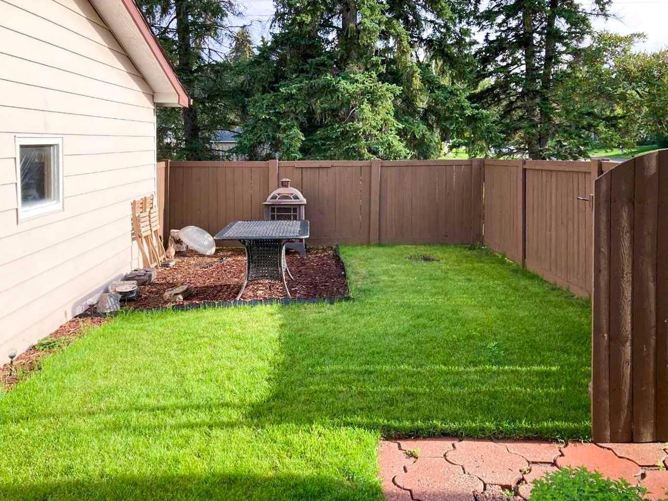 84 Waterloo Drive SW