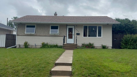 Photo of 1815 19 Avenue S, Lethbridge, AB T1K 1E2 (MLS # A2325342)
