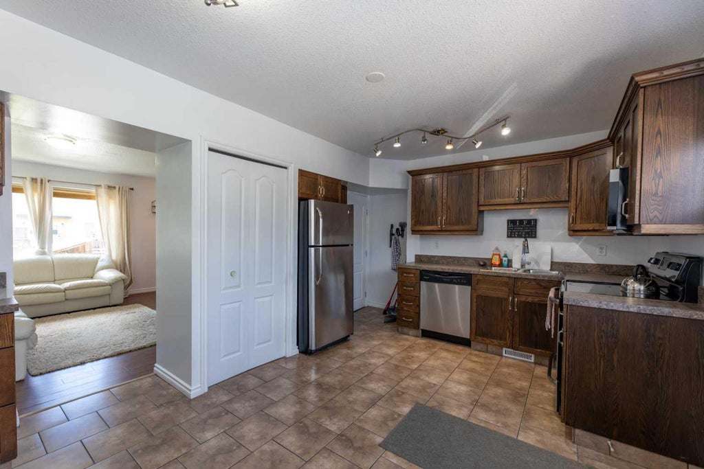 Photo of 126 Hardisty Avenue #25, Hinton, AB T7V 1B6 (MLS # A2328279)