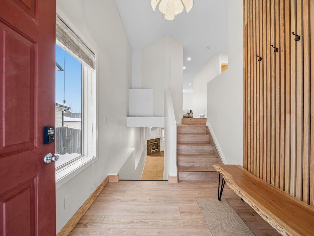 Photo of 76 Everridge Way SW, Calgary, AB T2Y 4S7 (MLS # A2293422)