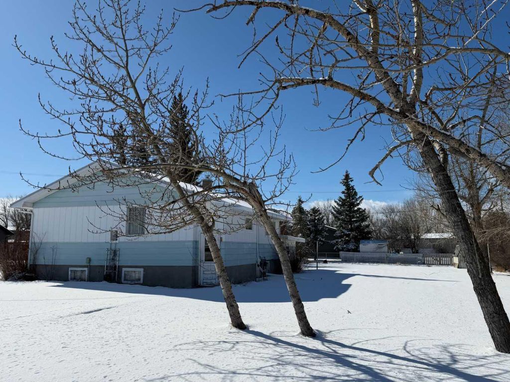 Photo of 226 7 Street E, Cowley, AB T0K 0P0 (MLS # A2292333)