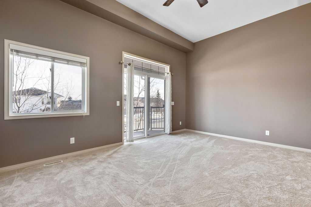 331 Strathcona Circle