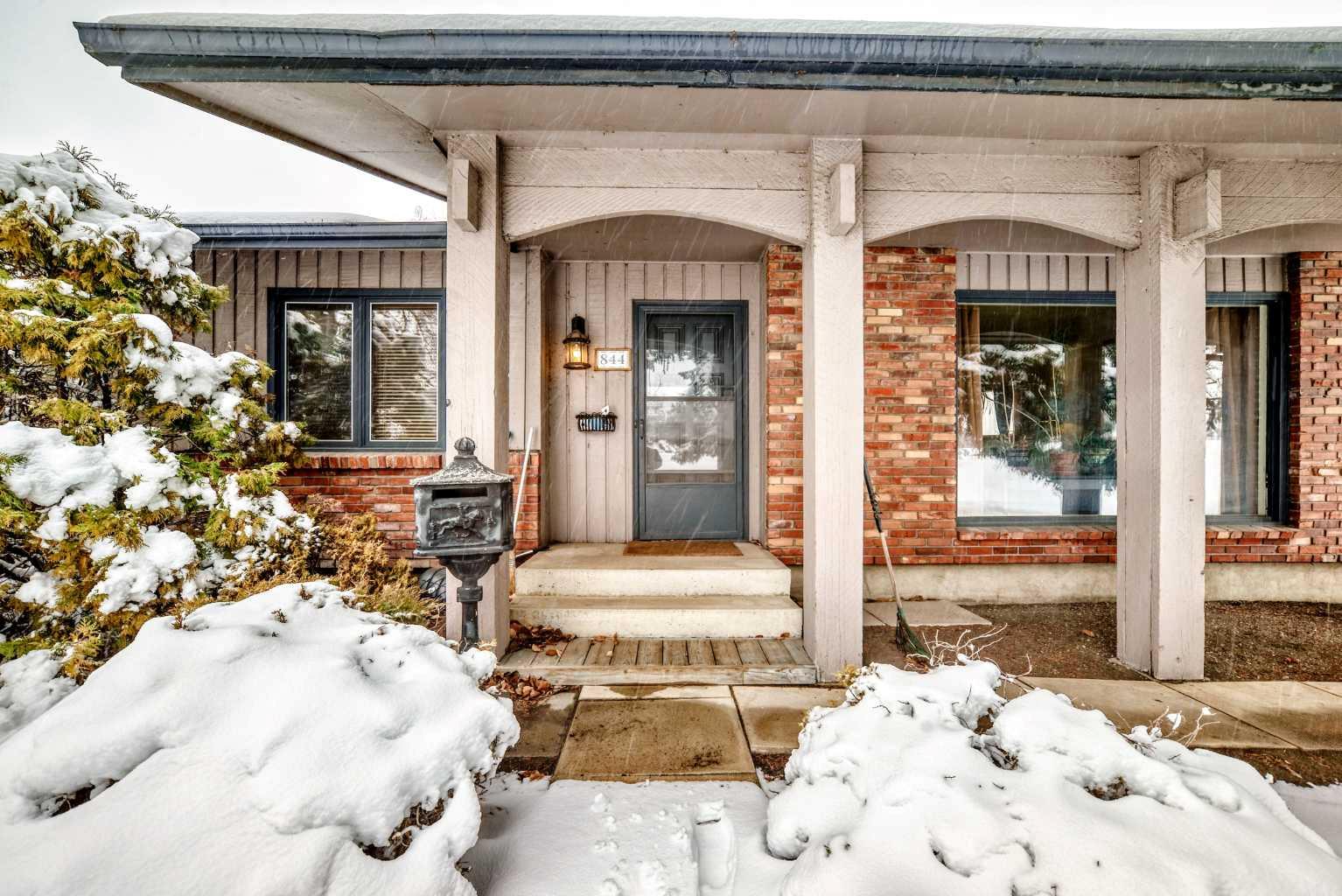 844 Lake Ontario Drive SE