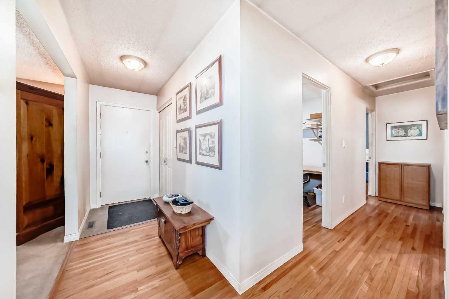 844 Lake Ontario Drive SE